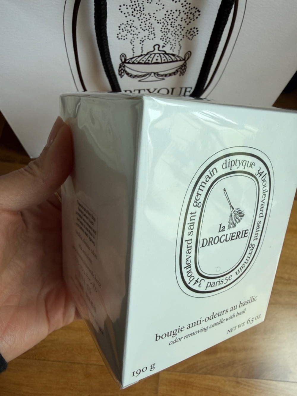 Diptyque La Droguerie Odor-Removing Candle Basil 190g Diptyque basil candle